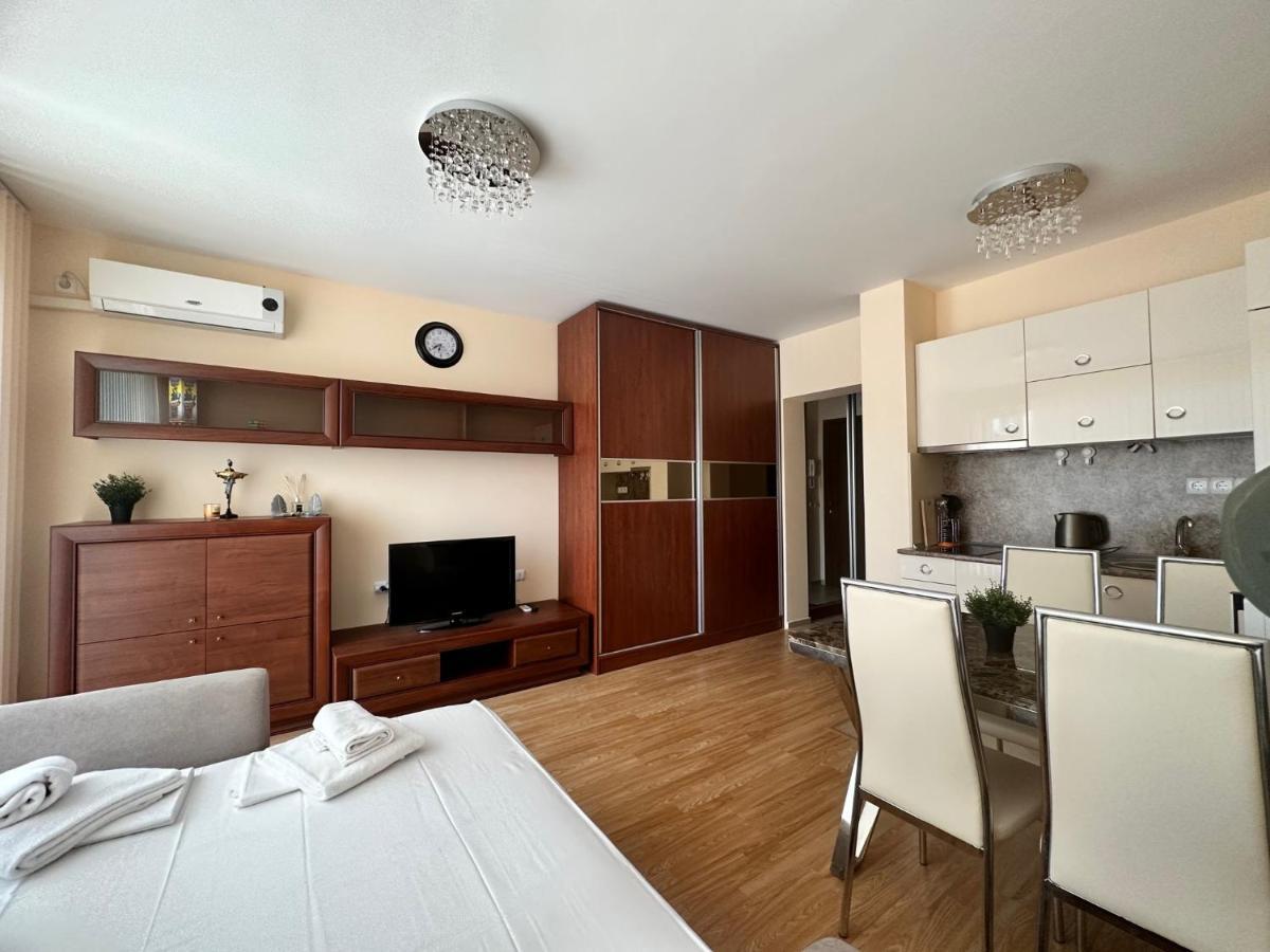 Private Apartments In Oxygen Свети Влас Екстериор снимка